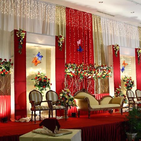 Orchardz Hotel Ayani Pontianak Exterior photo