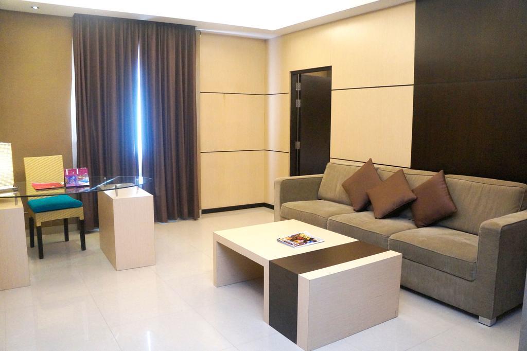Orchardz Hotel Ayani Pontianak Exterior photo