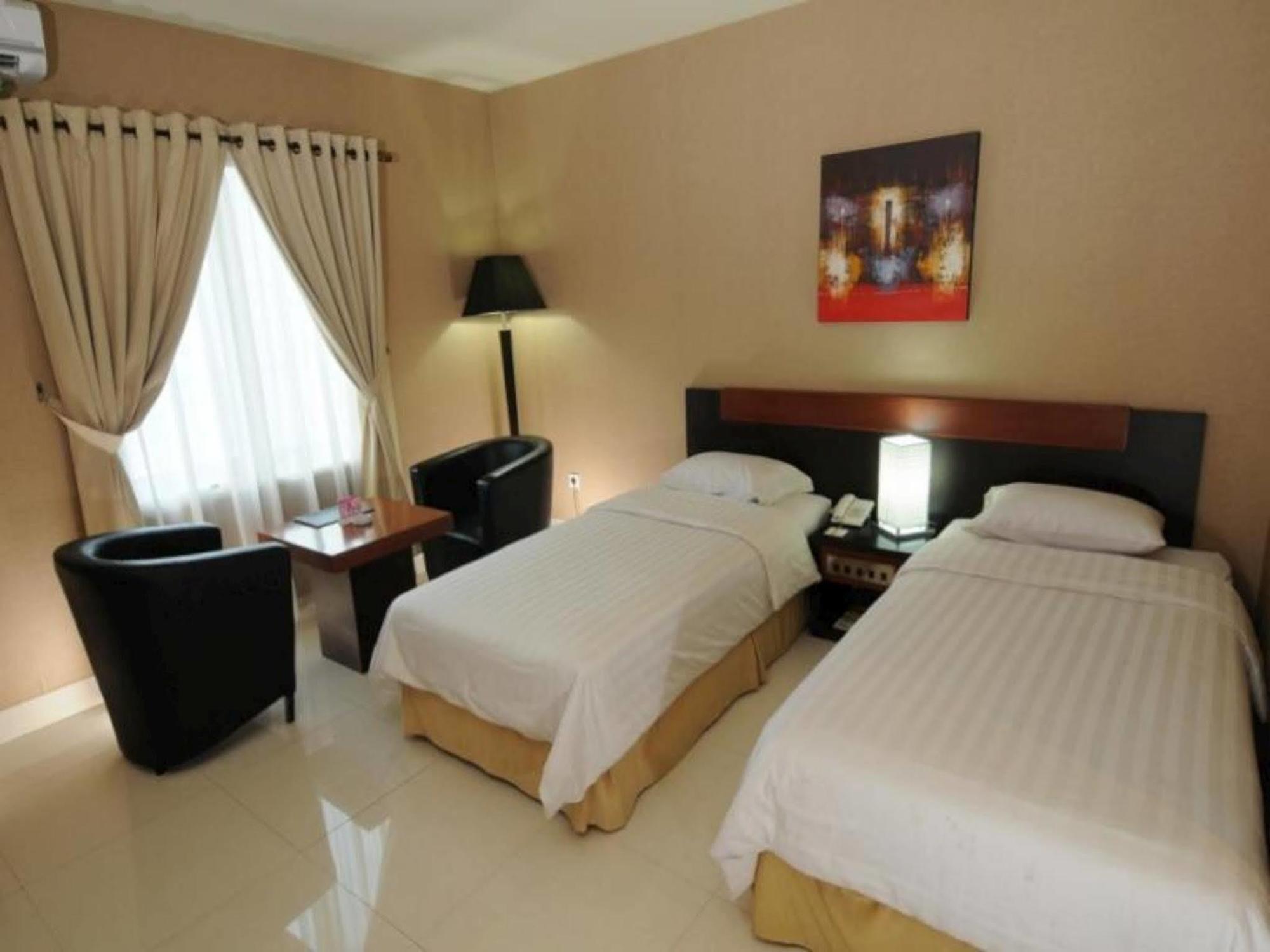 Orchardz Hotel Ayani Pontianak Exterior photo