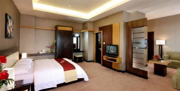 Orchardz Hotel Ayani Pontianak Exterior photo