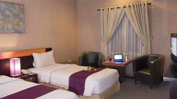 Orchardz Hotel Ayani Pontianak Exterior photo