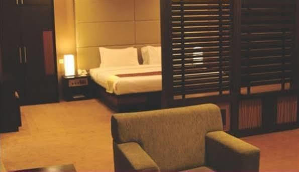 Orchardz Hotel Ayani Pontianak Exterior photo