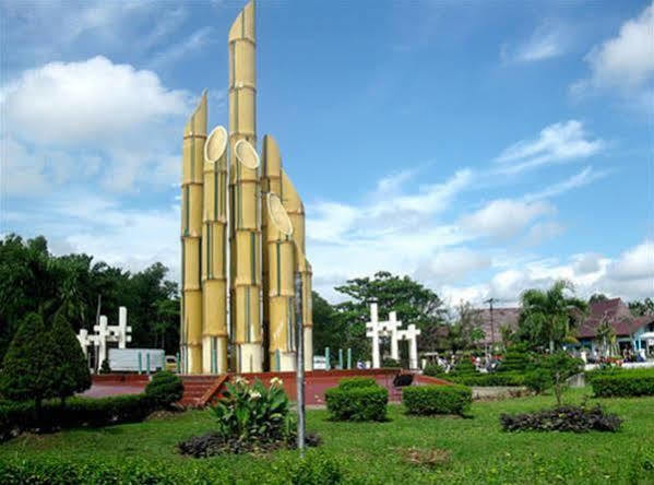 Orchardz Hotel Ayani Pontianak Exterior photo