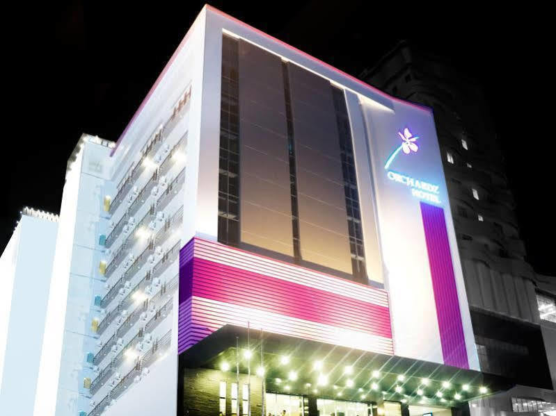 Orchardz Hotel Ayani Pontianak Exterior photo
