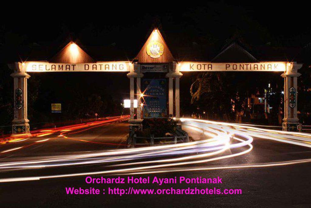 Orchardz Hotel Ayani Pontianak Exterior photo