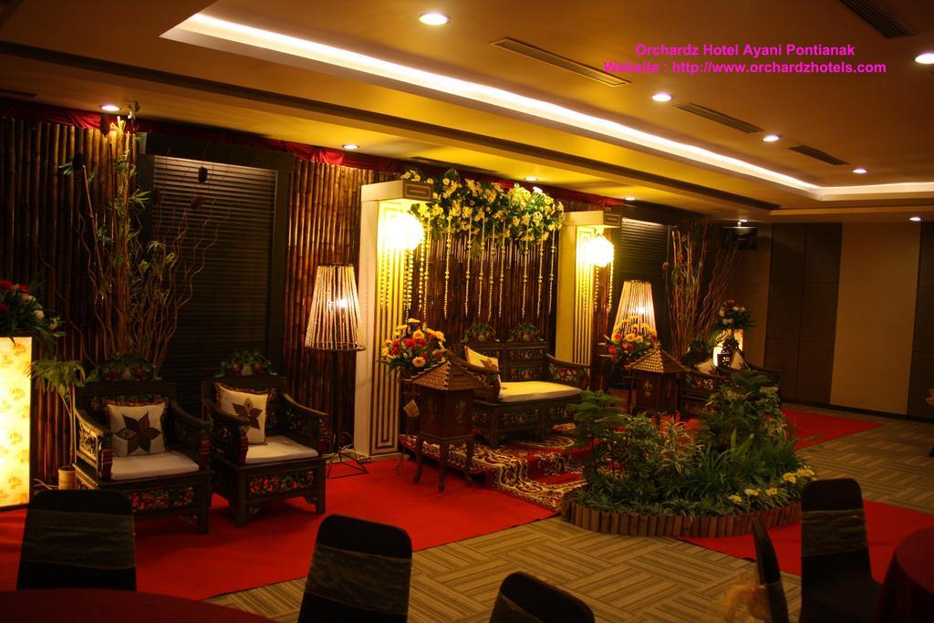 Orchardz Hotel Ayani Pontianak Exterior photo